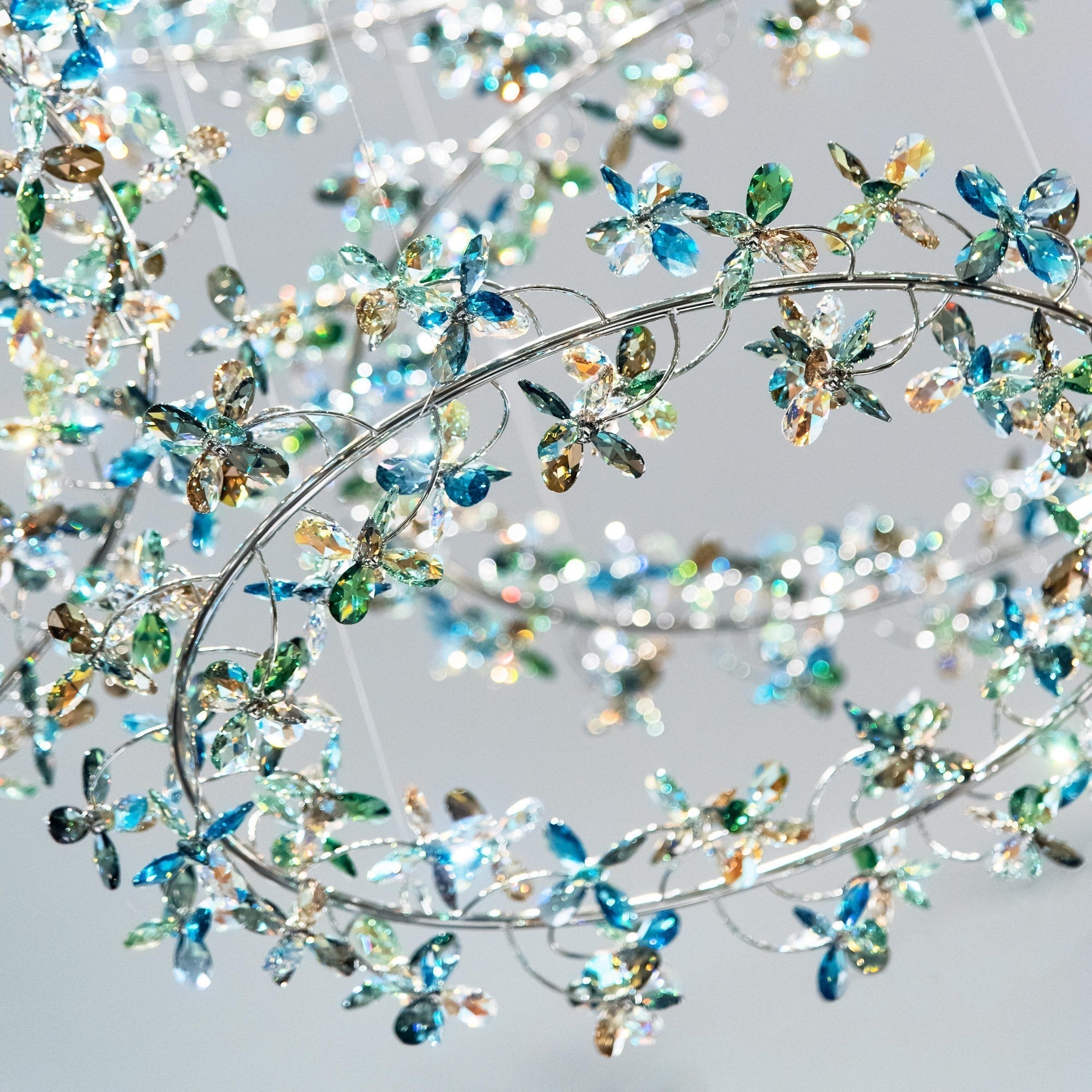 Modern Design Crystal Chandelier with Floral Crown Shape