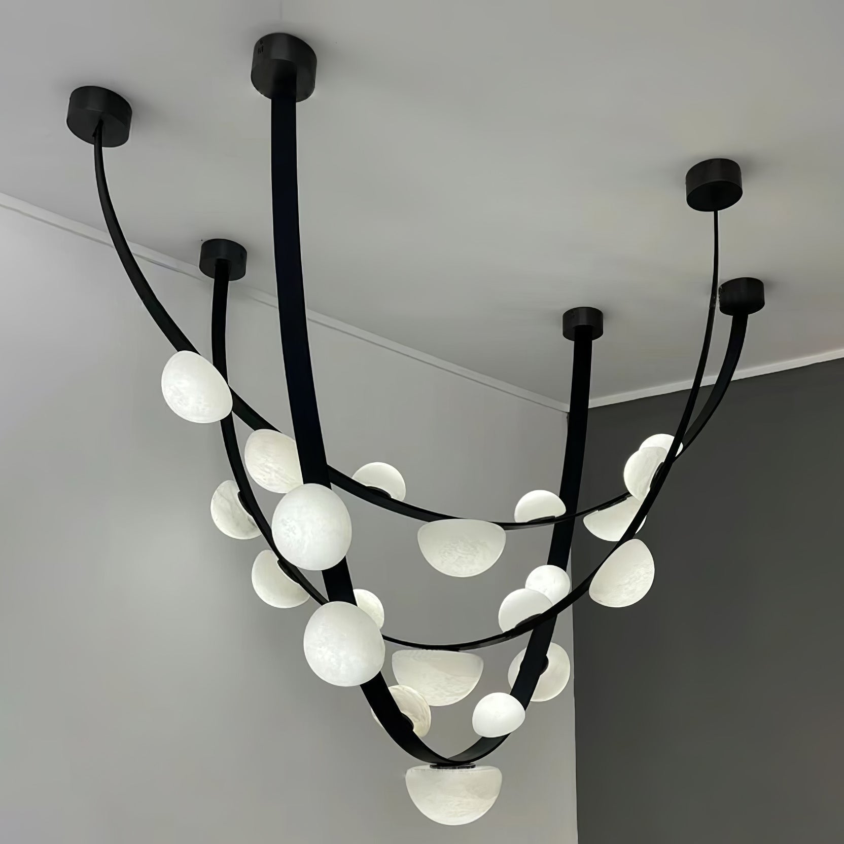 Dew Drops Alabaster Chandelier - L 188cm x H 120cm / L 74″ x H 47.2″Black & WhiteWarm LightCyranlamps